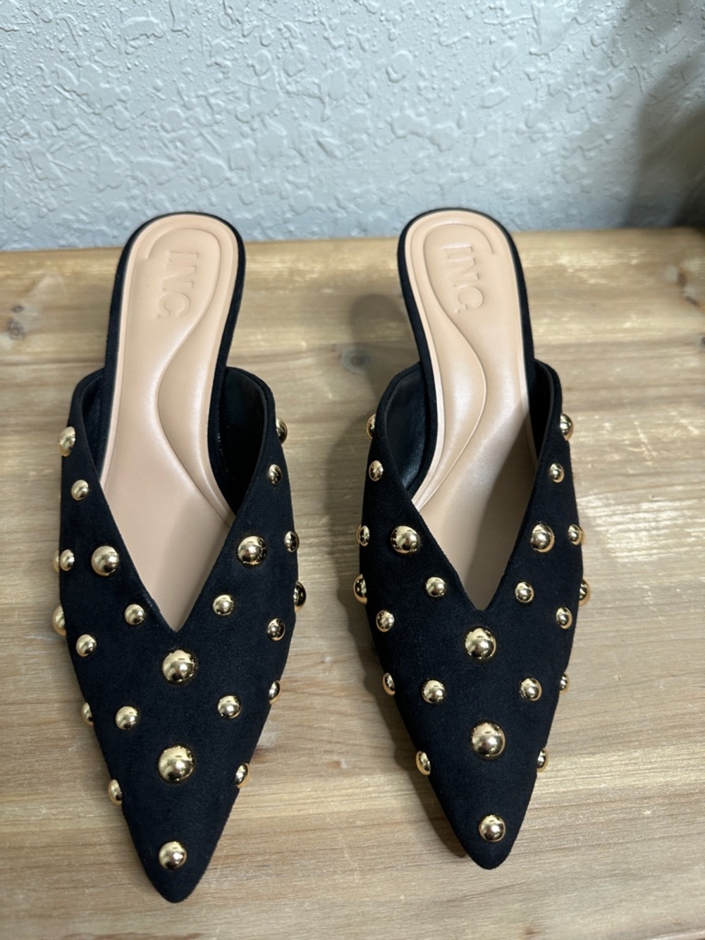 I.N.C. Women's Genevie Black and gold studded Pointed Toe Heeled Mules size 6.5 - Picture 3 of 15